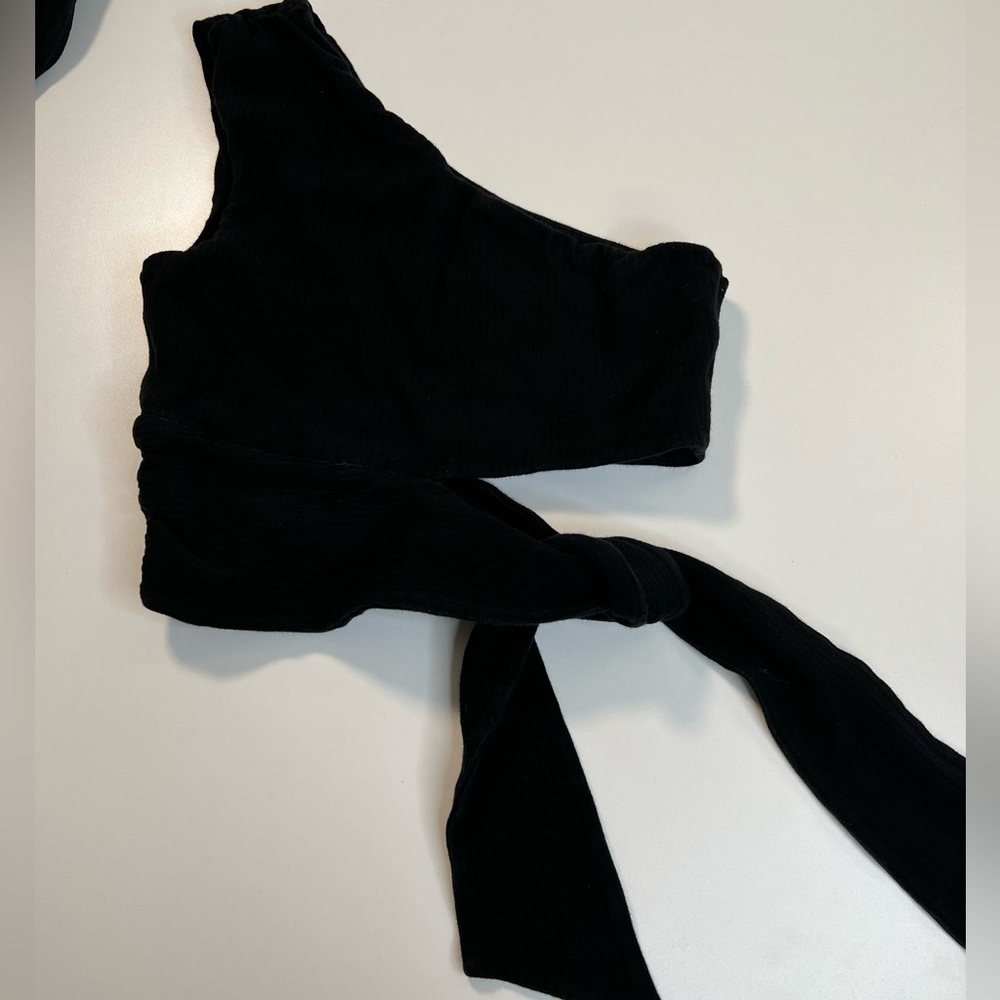 Lovers + Friends Winona Top In Black Size Medium from Revolve - Picture 3 of 12